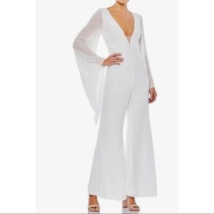 MAC DUGGAL WHITE FLARE FITTED JUMPSUIT WITH TAGS